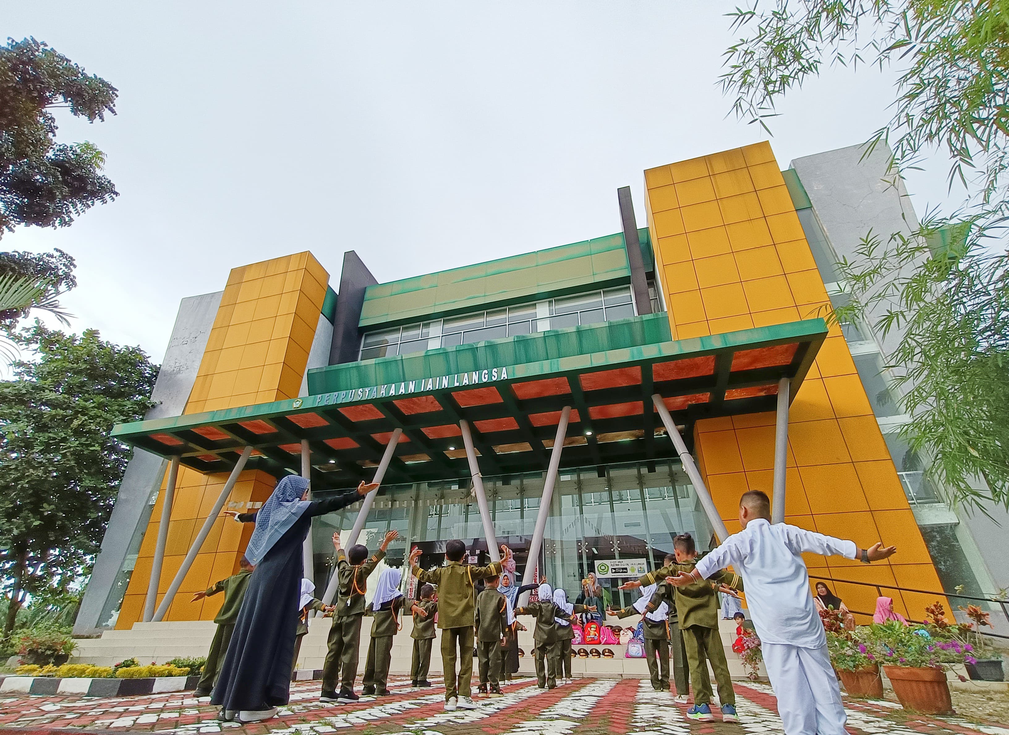 RA Nurul Ikhlas Gelar Kunjungan Literasi ke Perpustakaan