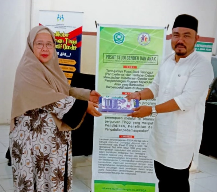 UPT. Perpustakaan IAIN Langsa Terima Buku Hibah dari PSGA