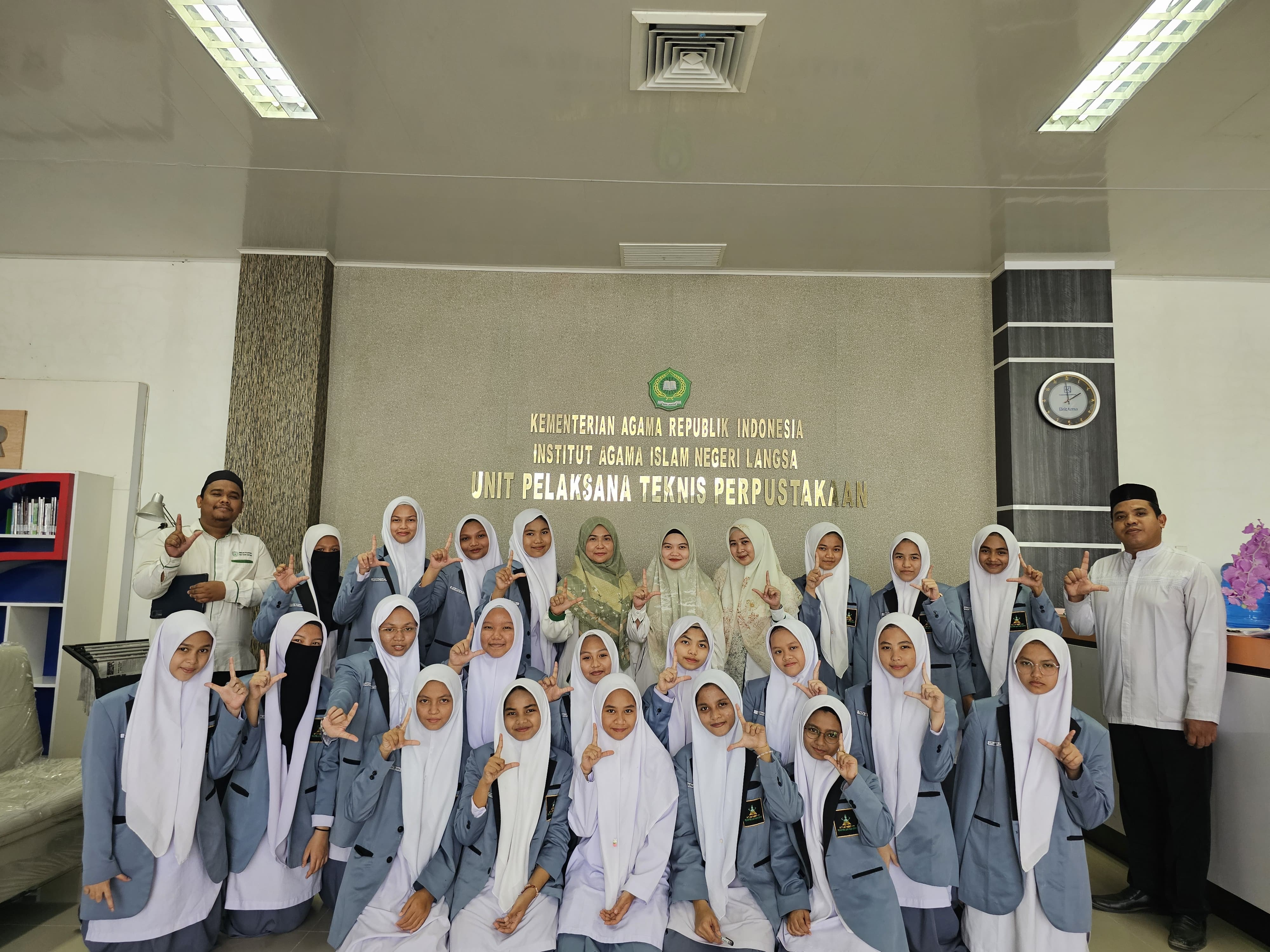Visitasi Literasi : Perpustakaan sebagai Sinergi Keilmuan Islam dan Sains.