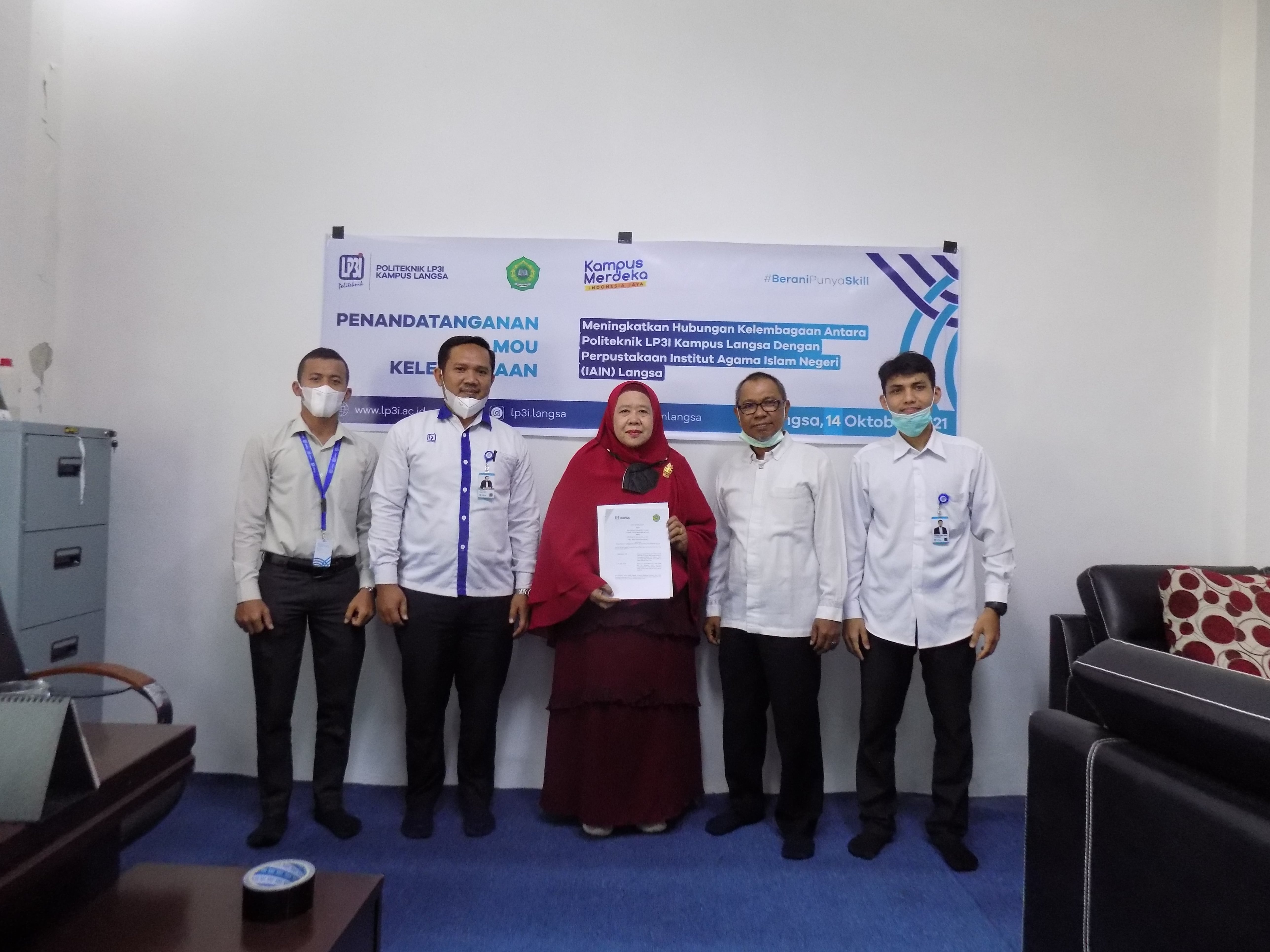 UPT. Perpustakaan IAIN Langsa dan Perpustakaan Politeknik LP3I Kampus Langsa Tandatangani MoU Kerjasama